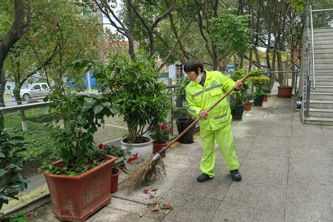 今天，鲜花、掌声送给连江了不起的“她们”！